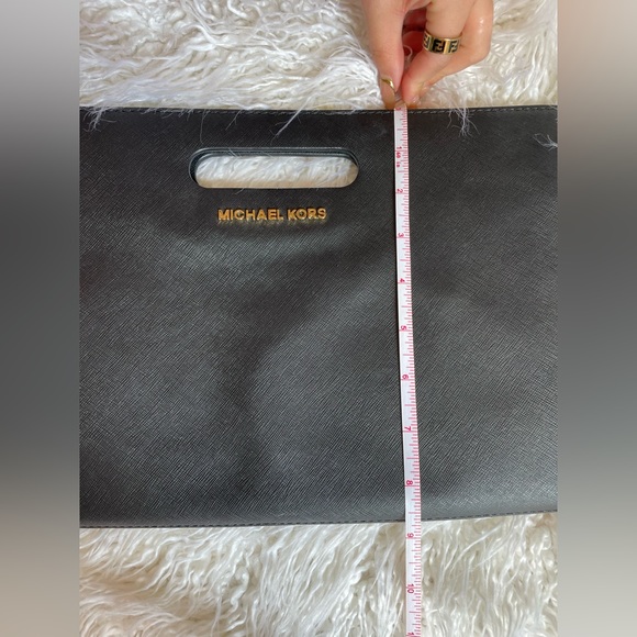 Michael Kors, genuine, leather clutch - Picture 3 of 7